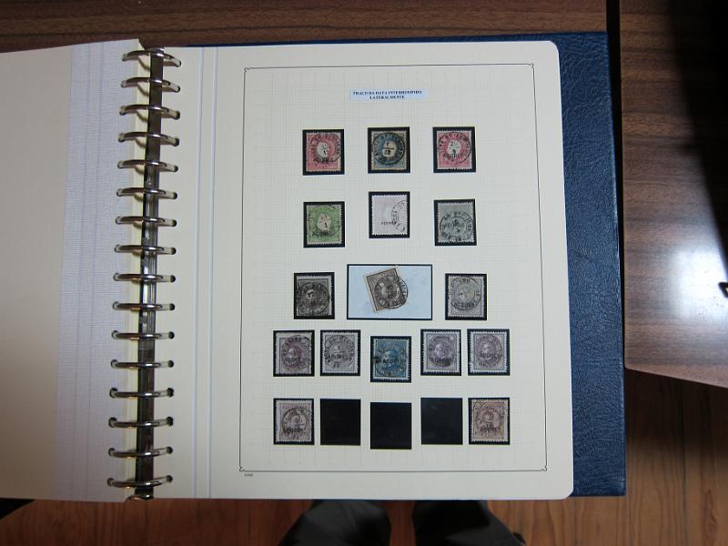 0012 (243).JPG -     Lote:    12      Marcofilia      Lotes Especiais       Descrição:      Portugal.   Colecção especializada de carimbos de duplo círculo, tipo 1852, montada em 4 álbuns Lindner, com selos de diversas emissões e cartas, com estudo minucioso de cada marca. Lote a ver.        Lote       Valor Base:     &euro; 3.000,00     Valor Venda:     Retirado     